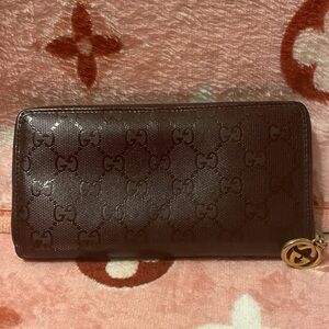 Beautiful Gucci Zipper Wallet